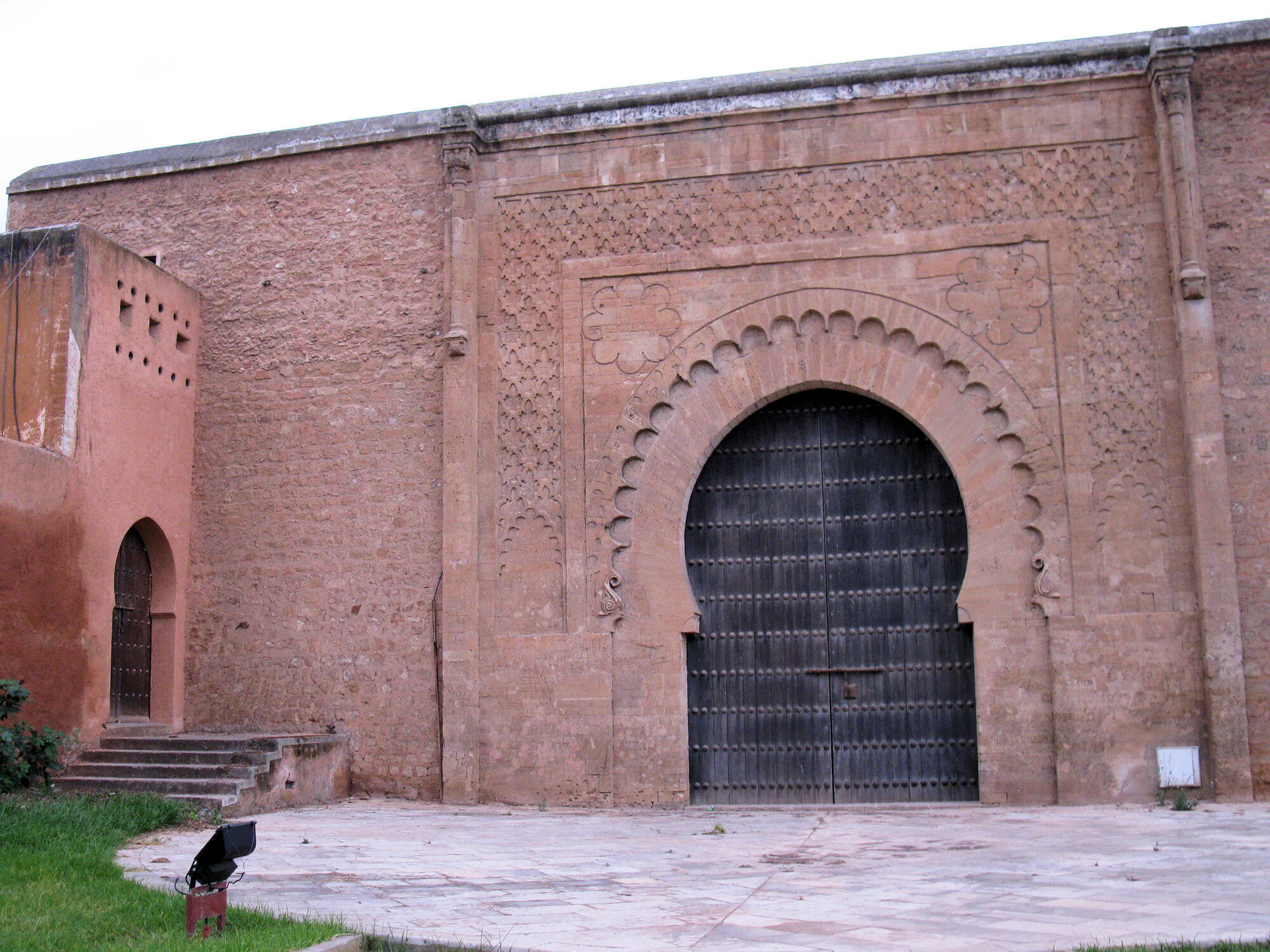 Les portes et les remparts