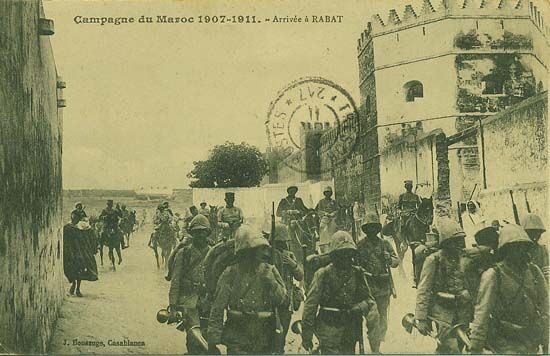 Le côté militaire — carte postale de Rabat